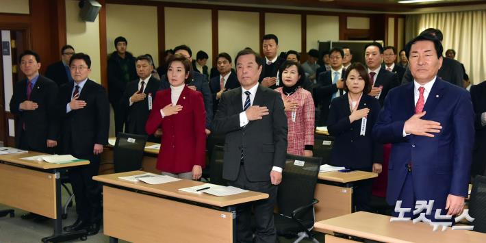  조희선 상임전국위원, 자유한국당 상임전국위원회 참석