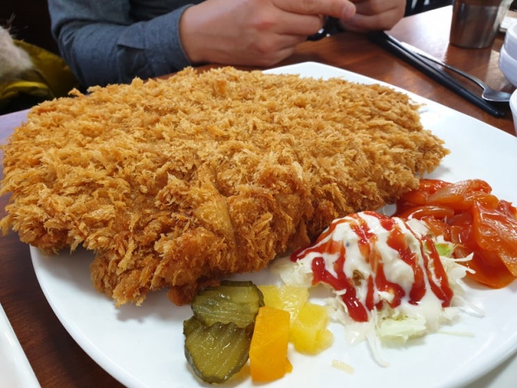  진해맛집 진해돈가스 탐진강면사무소 수제대왕돈가스 대박~!