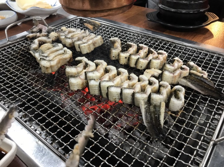  잘챙겨먹는 일상 _ 홍제 장어맛집 장어세상