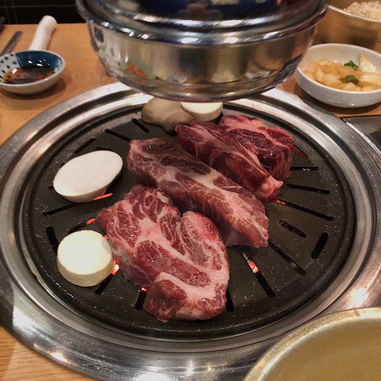  무난함 (이베리코목살 울산맛집 인생식당 스타벅스 칼국수 비빔면 석쇠불고기 만세밀면국수 극한직업 아이패드)