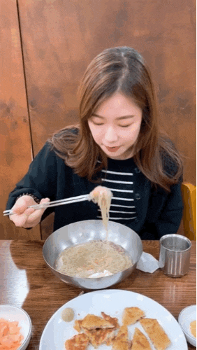 [강남/역삼] 겨울에도 땡기는 을밀대 평양냉면과 존맛탱 녹두전 리뷰_듀베리수정