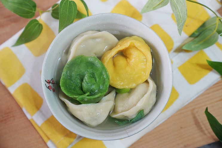  설 차례상 삼색 만둣국 만두피 만들기 : 휴롬 디바