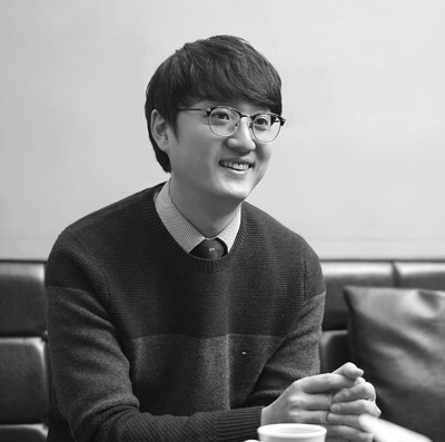  책 읽어주는 남자, 전승환 작가