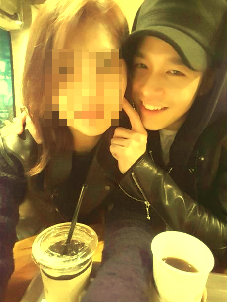  강성훈 '애인의 오빠 명의 빌려 팬클럽 운영' 횡령 폭로