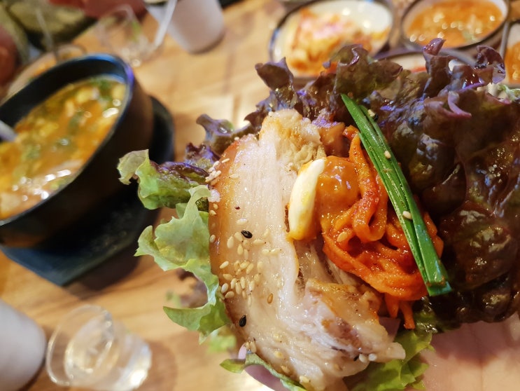  영등포구청 : 돼순이네 왕족발, 경성양꼬치