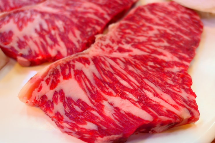  민락2지구 한우맛집 '외양간 한우' 1++ 한우 맛보기!