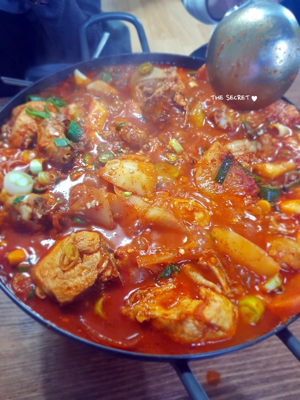  백종원 골목식당 홍탁집 어머니와 아들 닭볶음탕 대기부터 먹기까지