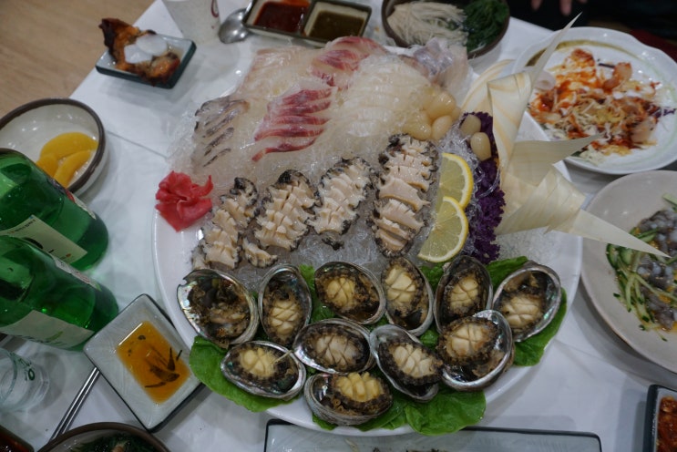  안면도 맛집, 모듬회와 간장게장, 전복의 향연 - 털보선장횟집