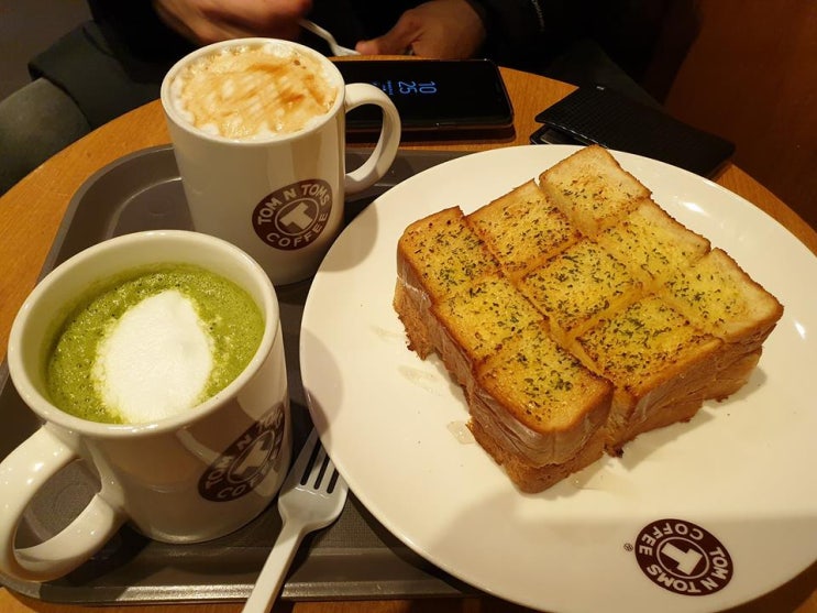  커피숍:) 탐앤탐스