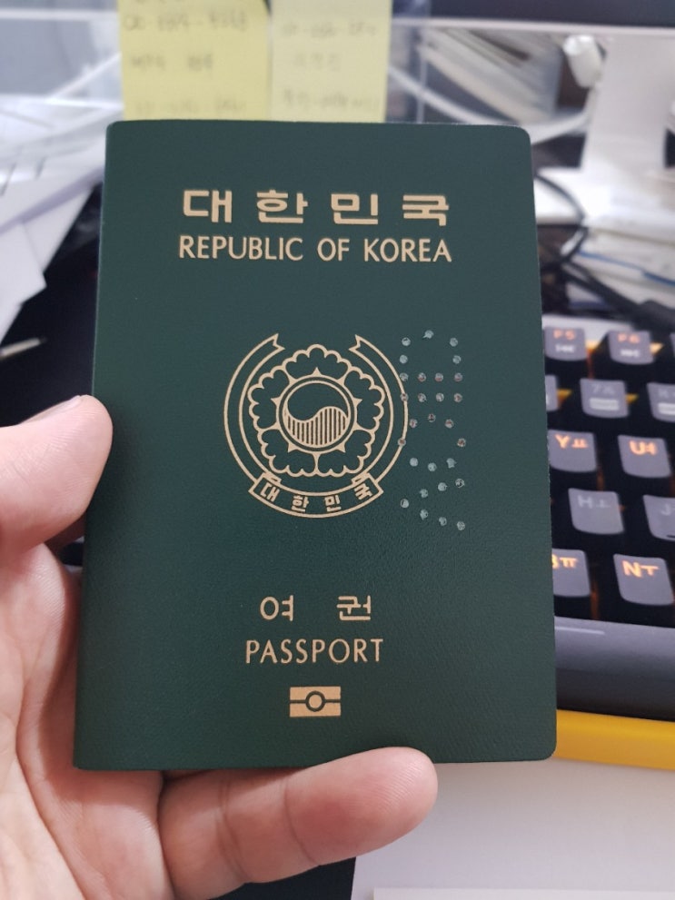 영등포 구청 여권과에 여권 갱신하러 왔습니다. 여권 갱신 준비물, 비용은 어떻게 될까요?