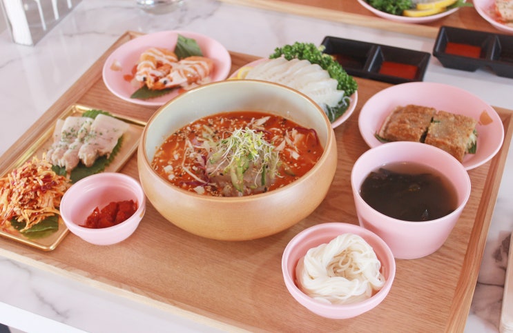  속초 물회 맛집 <골드보울> 여심저격