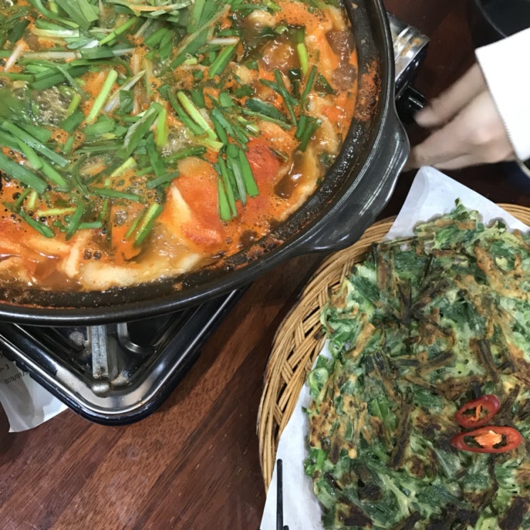  [대전/죽동] 맛집 오한순손수제비 :: 홍합과 민물새우가 들어간 해물손수제비와 부추전이 기가 막혀요!