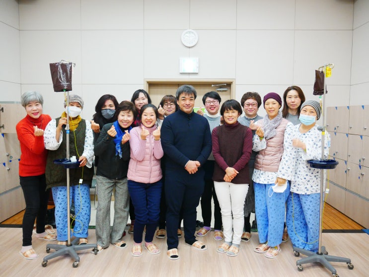  좋은문화병원 유방암 환우회들과 '수제 마스크' 만들기