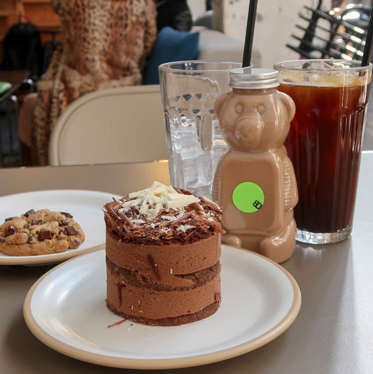  도산공원 카페, 에잇디 서울 8D seoul