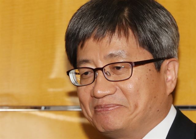  재판부에 대한 여권 '인신공격'^침묵하는 김명수 대법원장.