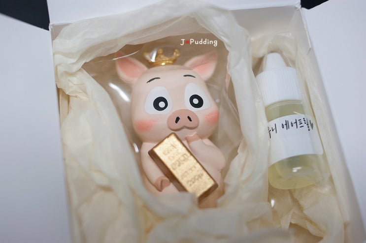  석고방향제 추천, 제이나 작업실. 황금돼지 차량용 석고방향제.