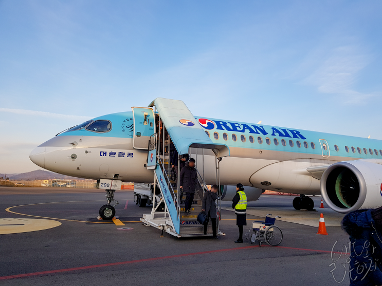  [김포-사천] 봉바르디에사의 CS300(A220-300)를 타보기 위해서, 김포-사천 대한항공 국내선 후기.