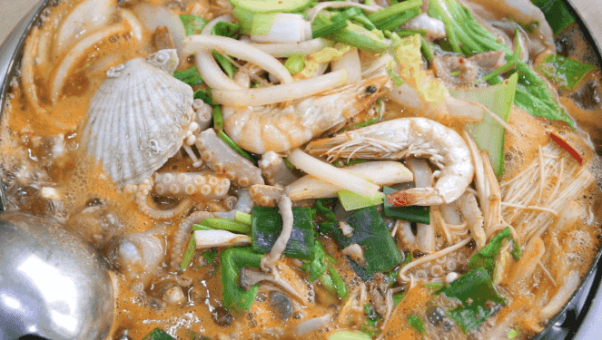  샛강역 맛집, 부드럽고 쫄깃한 낙지전골이 일품인 무교동우정낙지