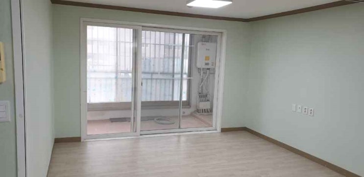  대구 대명동 도배 장판 친환경벽지 친환경 천연 부자재 풀 취급 화이트 헤링본장판 및 데코타일 판매 대리점