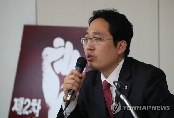 최대집 <b>의협</b> 회장 "경제-사회-<b>의료정상화</b> 투쟁 나선다…정권... 