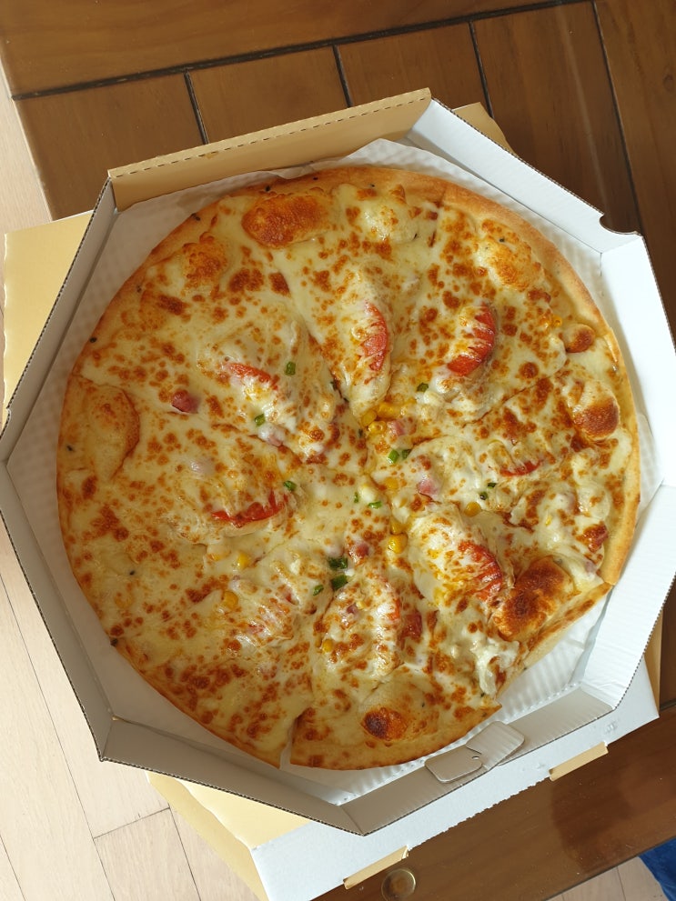  설날 먹은 봉담 오구쌀피자 맛있다.