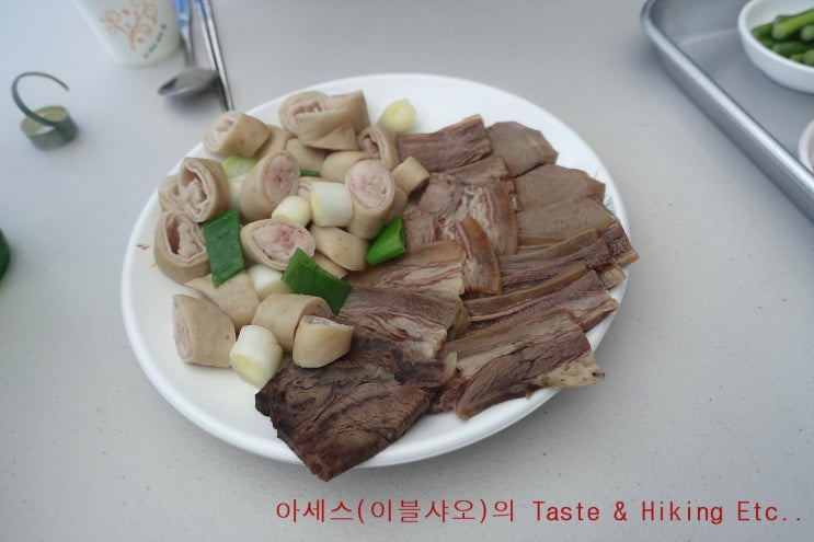  충청남도 홍성] 홍흥집 ~ 홍성시장에서 맛보는 돼지내장*소머리반반 수육과 돼지내장탕 (Feat. 홍성빵집 호떡의달인)