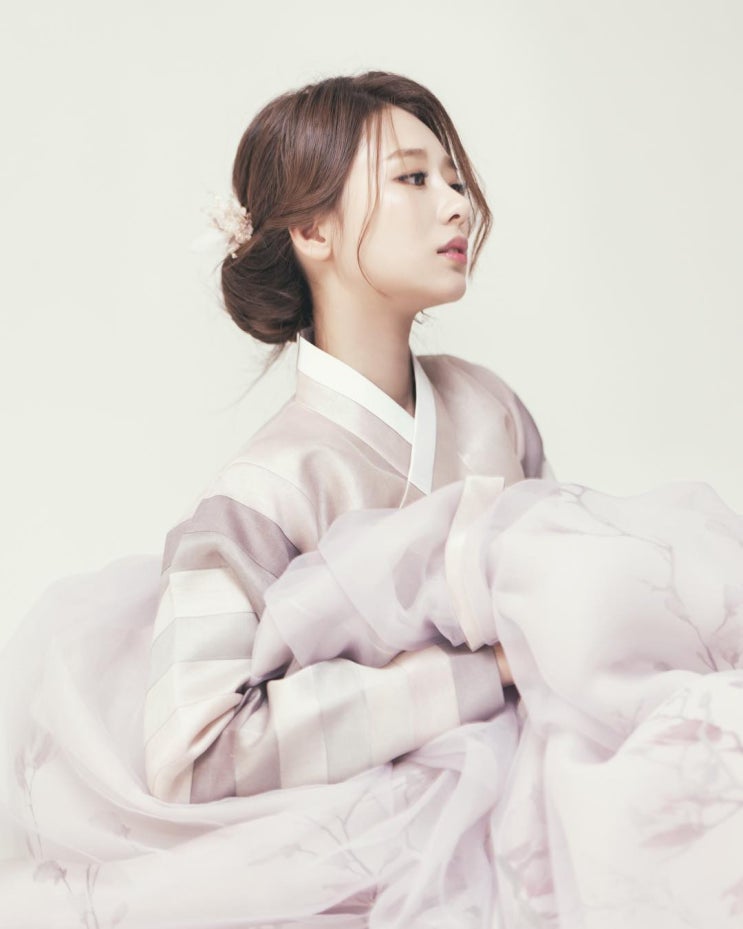  박하명 기상캐스터 한복