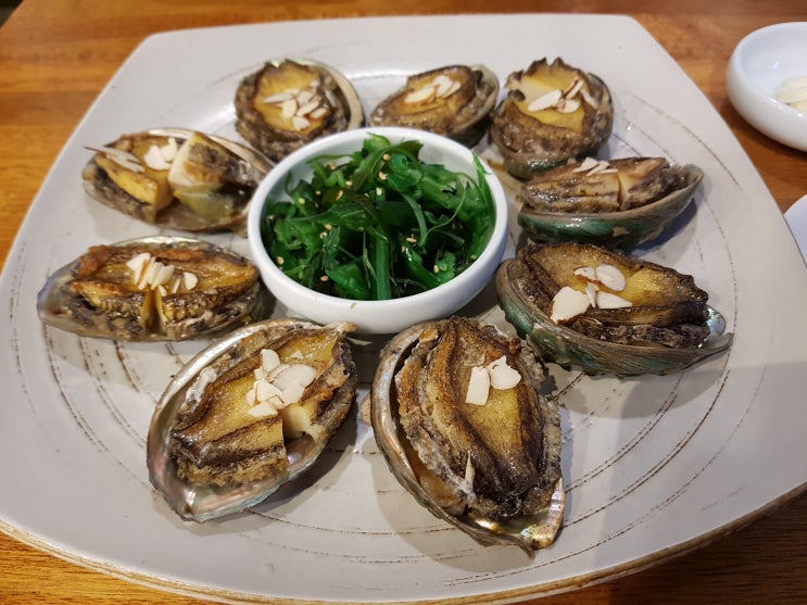  < 종로구 인사동 길 관훈동 야우 > 제주 음식 전문점 - 전복구이, 오분자기 뚝배기