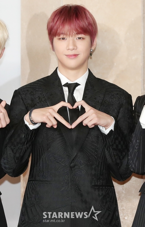  강다니엘, 아이돌차트 46주 연속 최다득표자 '독보적'