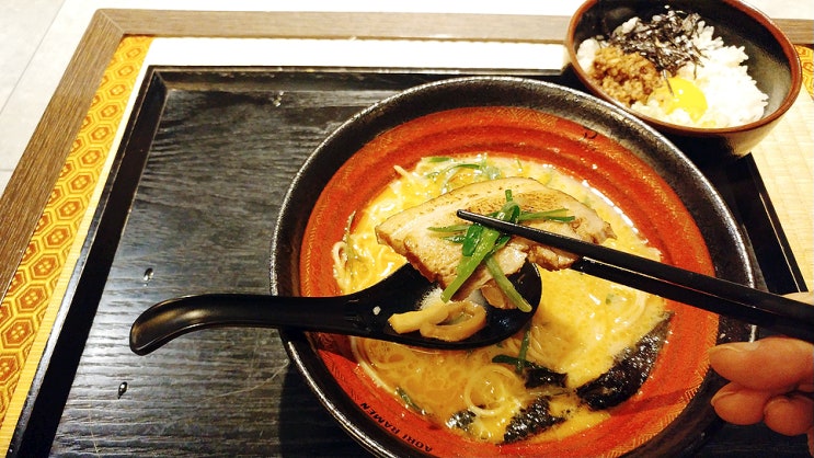  청주 라멘 진한 국물과 면발 즐기자 아오리라멘