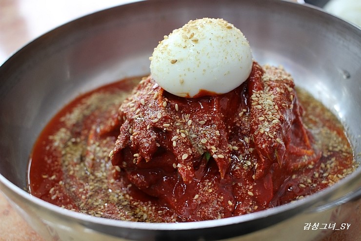  송주불냉면 인천 산곡본점 솔직한 후기 (도로시 먹방으로 유명한 매운음식 맛집) 