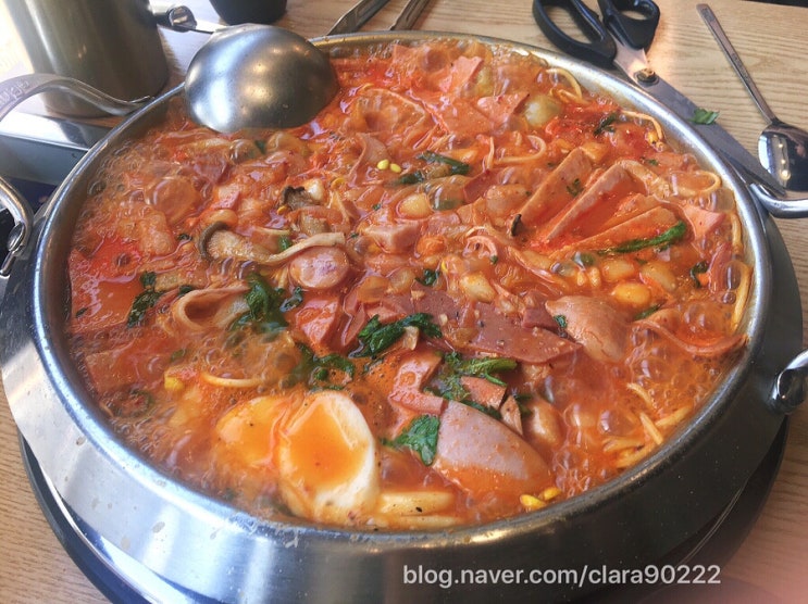  위례 쉐프의부대찌개, 콩나물이 들어있어 얼큰시원해