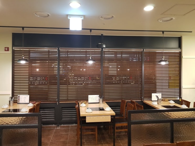  서초동 지파이브 식당 우드블라인드 작업 현장