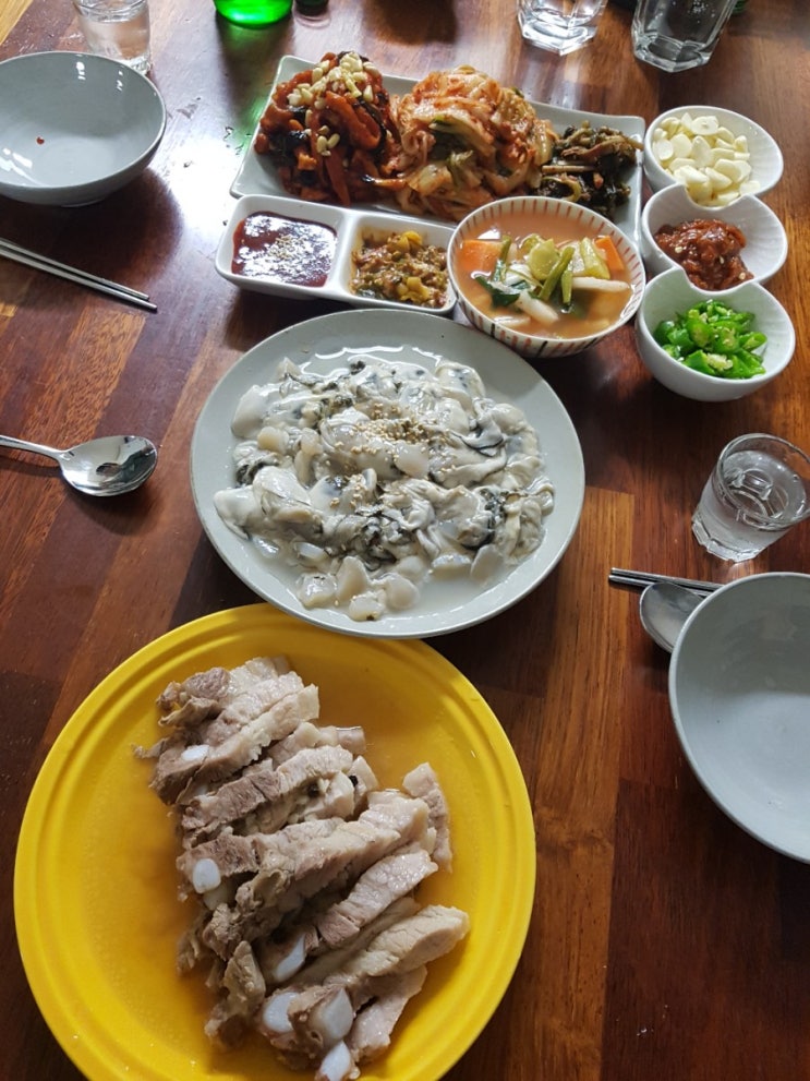  누드엘리베이터 청소후 김장김치와 굴보쌈 수육