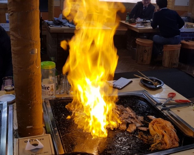  서울 잠실새내역, 종합운동장역, 신천 불쇼하는 고기 맛집 《아궁이 왕돌구이》