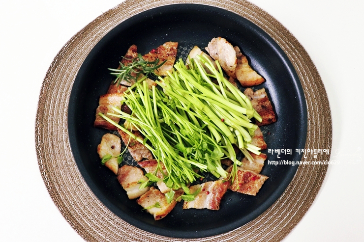  미나리 삼겹살 집에서 굽기 w하이포크 이천농장