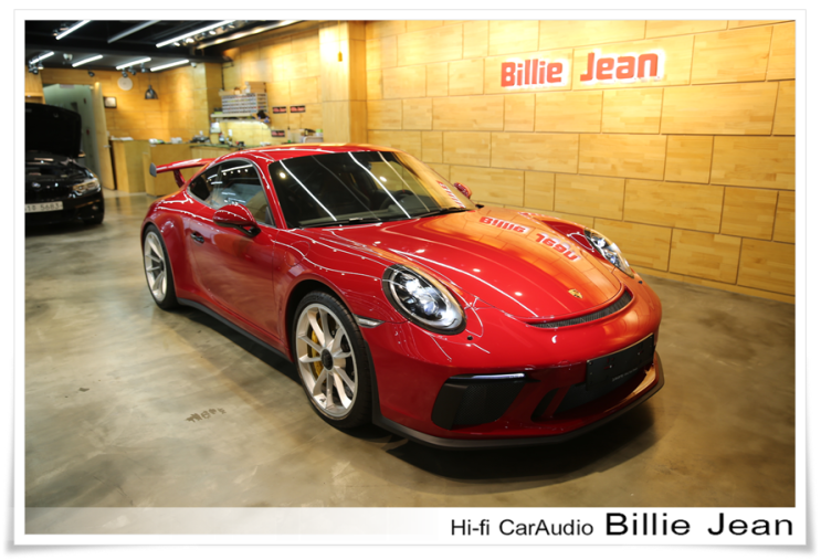  포르쉐 911 MK2 GT3, 스포티한 감성에 안전을 더하다, 파인뷰 LX2000