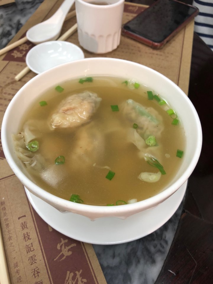  [완탕, 새우볶음밥, 볶음면] 마카오에서 맛보는 세나도 광장 맛집 윙치케이 (백종원 추천 음식)