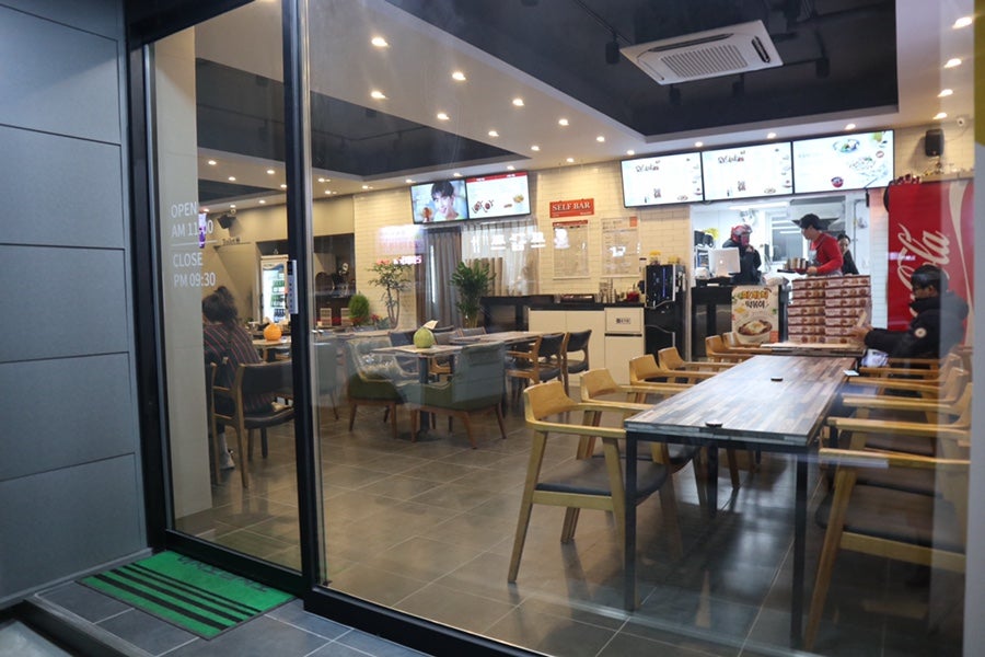 굽네치킨 익산동산점 사진 1