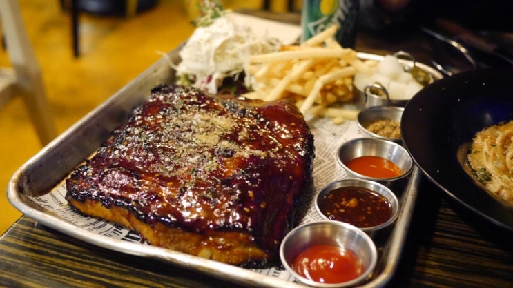  이태원맛집 한강쌀롱 폭립 + 명란알리오올리오 + 수박맥주 후기