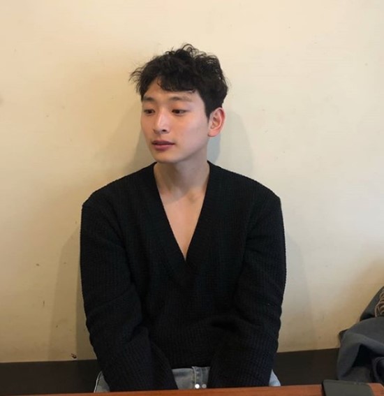  비행기 타고 가요 정진운 입대를 앞두고 '실수연발' 비타크루