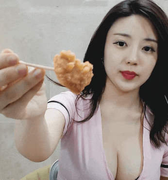 0103 BJ 류아희의 닭강정 먹방 & 댄스 리액션 모음 ️ 아프리카TV 여캠 움짤