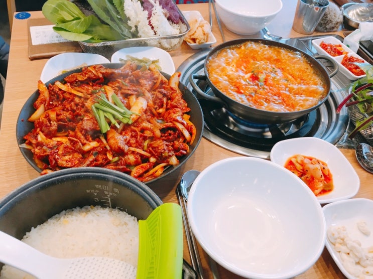  진영 맛집 <예향정> 불맛 두루치기+김치찌개, 무한리필 쌈밥까지~