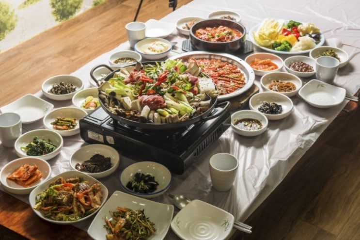  버섯전골 정식과 산 더덕구이정식이 맛있는 수정식당에서 맛있는 한 끼하고 마트 장 보기는 역시 공주 1등 마트 코러스마트