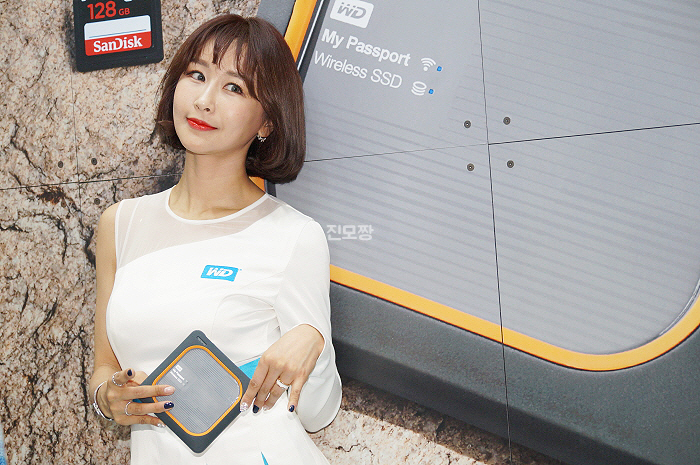  [직캠] 진모짱과 서울국제사진영상전(P&I), 샌디스크 부스 - 레이싱모델 서윤아
