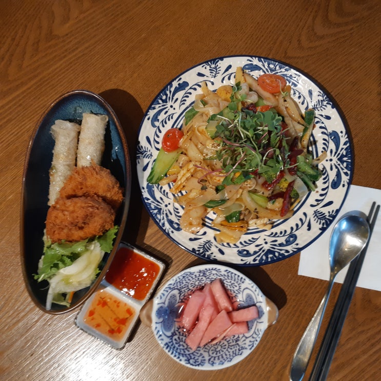  강남역 데이트 맛집 여친이 정말 좋아할 맛집            파파야리프