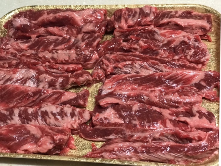 갈빗살 스테이크 밑간 숙성중. 갈빗살 스테이크 밑간 숙성중.