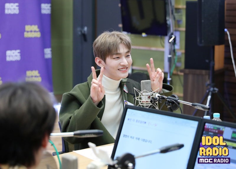 [아이돌 라디오] ep142 진수성찬 with 윤지성 비하인드 사진