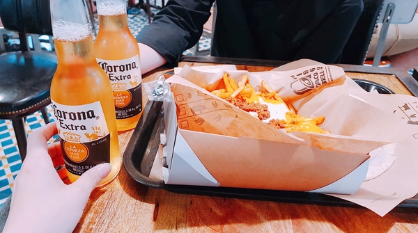  타코와 코로나