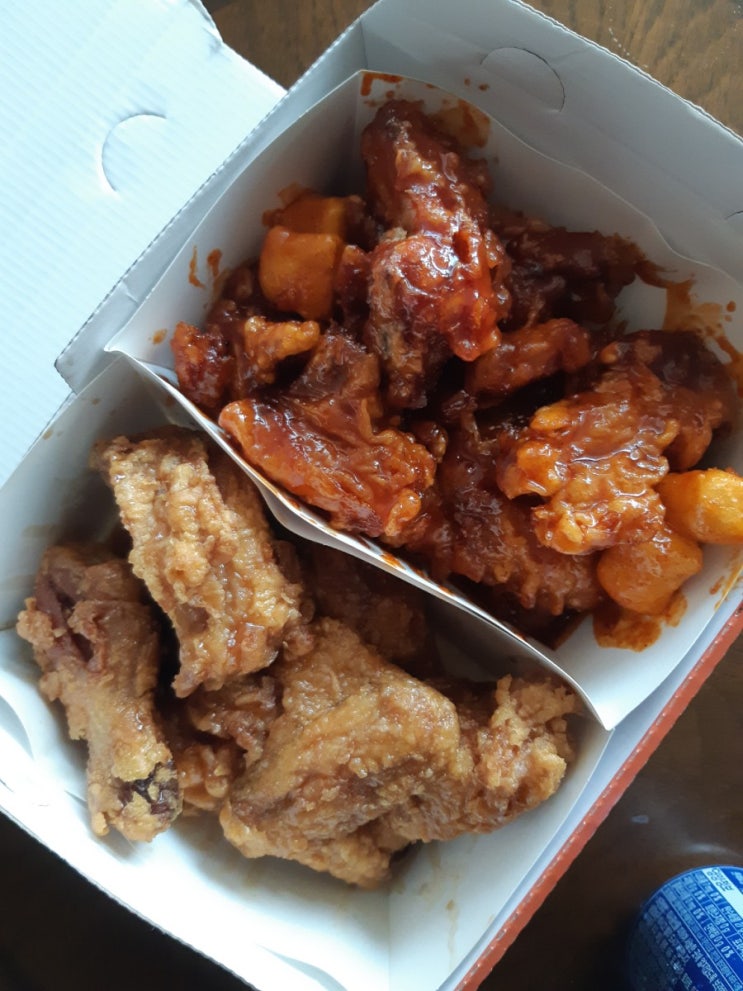  [멕시카나 반반치킨] 요기요 반값할인 허니벌꿀+강정치킨한마리 후기 맛있음!